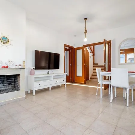 Roure Piscina Y Serenidad Ferienhaus Pobla de Montornés